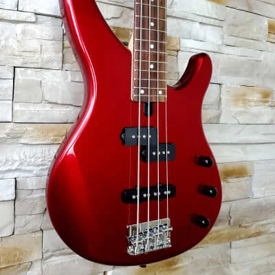 Bajo eléctrico pasivo Yamaha TRBX174RM de 4 cuerdas color rojo - Imagen 2