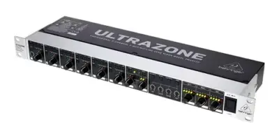 Mezclador Behringer ZMX8210-V2 de 8 Canales para Instalaciones Fijas