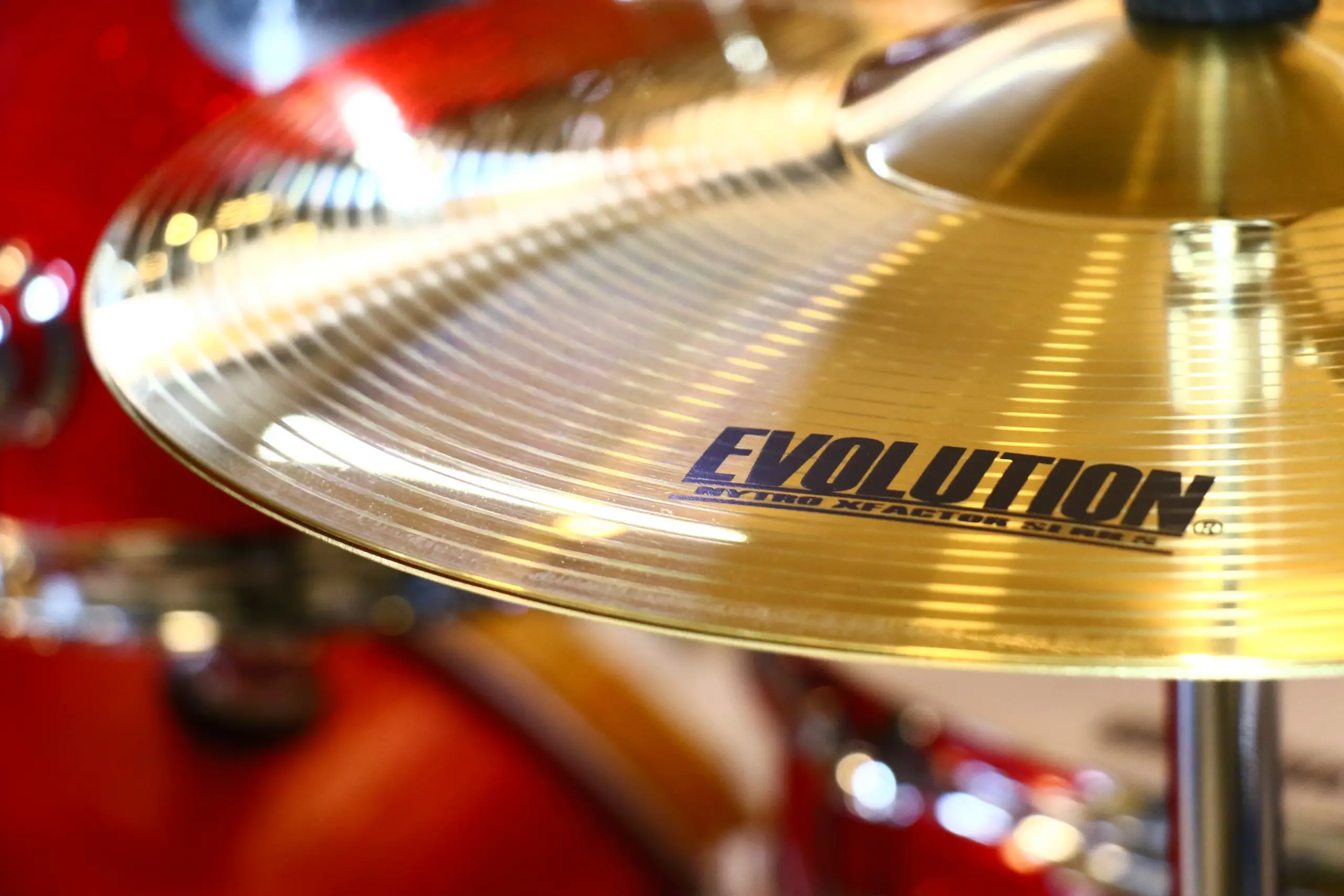 Batería Evolution Nytro X Factor con Platillos, Color Plata con Rayas - Imagen 5