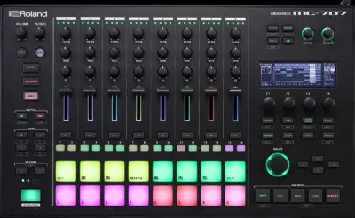Caja de Ritmos con Sampler Roland MC-707