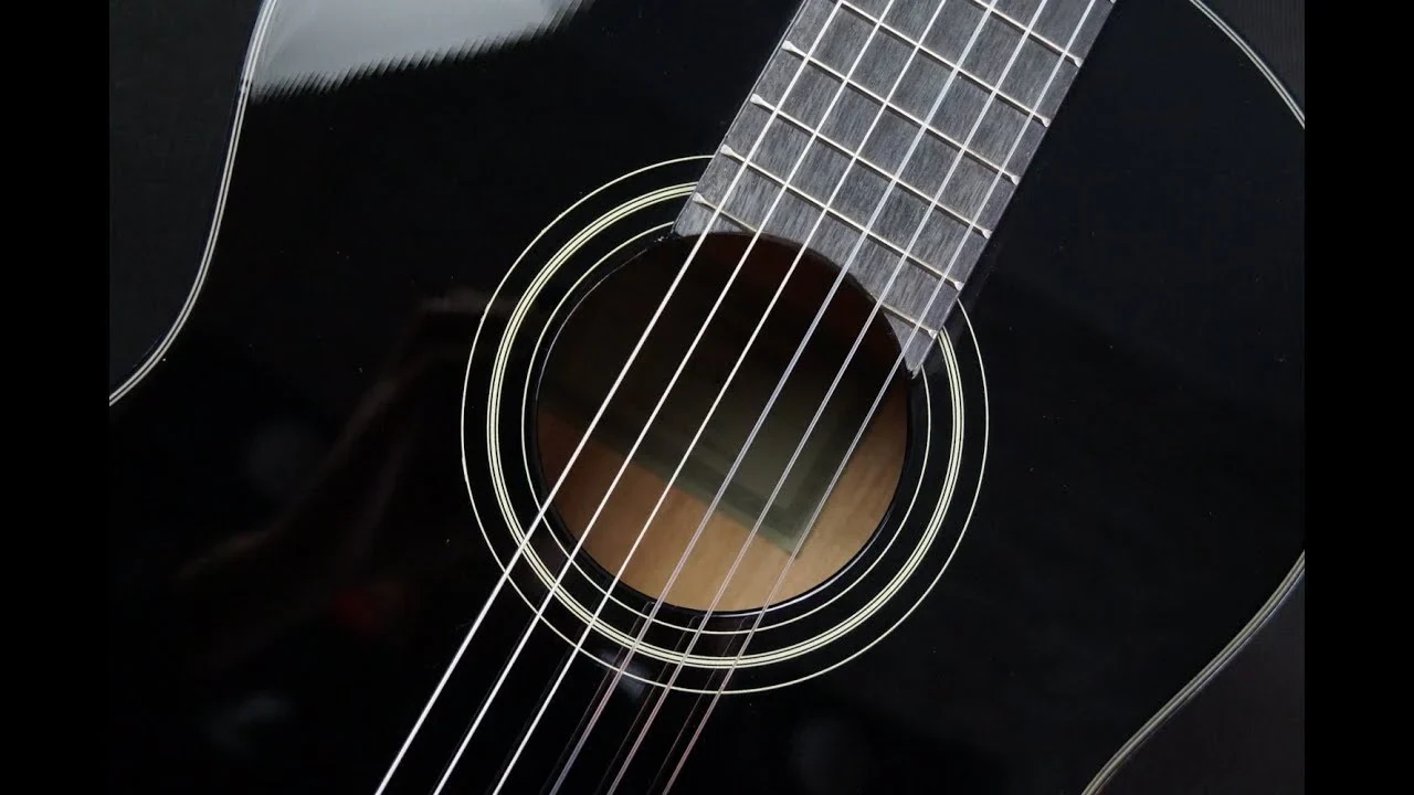 Guitarra Acústica Yamaha C40BL con Cuerdas de Nylon Negra - Imagen 5