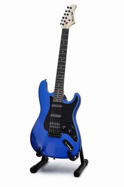 Guitarra eléctrica Bellator tipo Strat SSH color Metallic Blue Sapphire