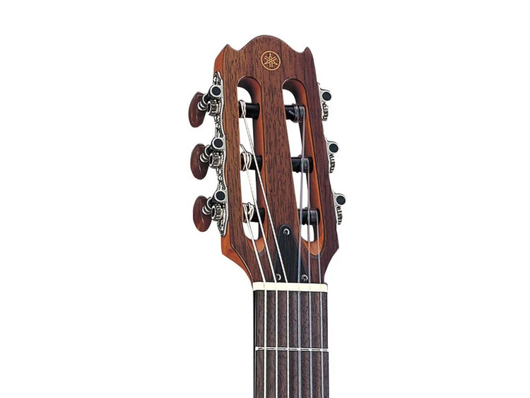 Guitarra Electroacústica Yamaha NTX900FM con Tapa de Picea Sólida - Imagen 4