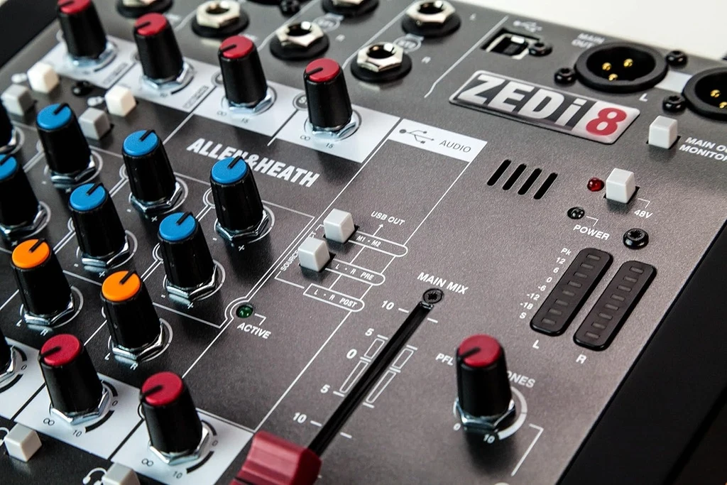 Mezclador analógico compacto con interfaz USB ALLEN & HEATH ZEDI-8 - Imagen 11