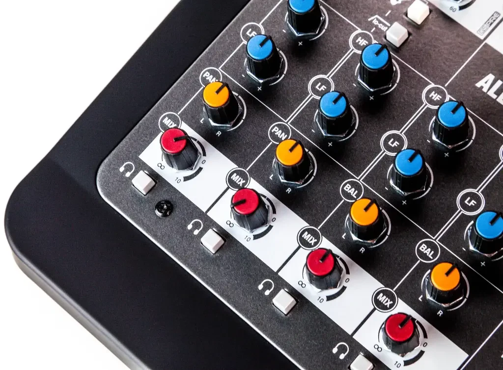 MEZCLADORA DE AUDIO ALLEN & HEATH ZED-6 - Imagen 3