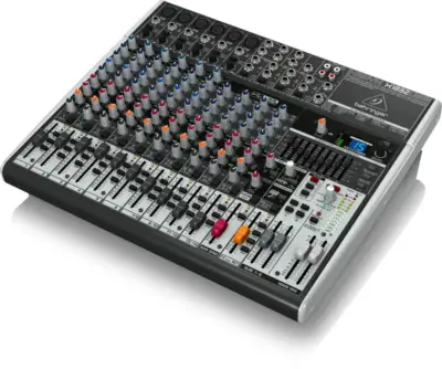 Mezcladora Analógica Behringer XENYX X1832USB