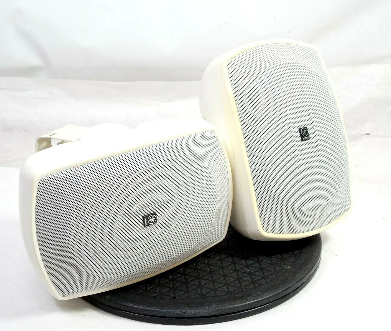 Par de bocinas Yamaha NS-AW190W blancas impermeables - Imagen 2