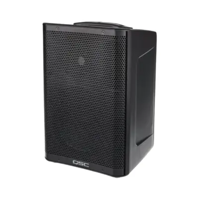Bocina Activa QSC CP8 de 8 Pulgadas 1000W Color Negro