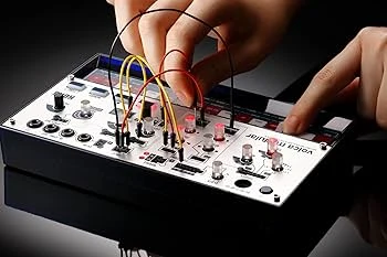 Sintetizador Semimodular Portátil Korg Volca Modular - Imagen 2