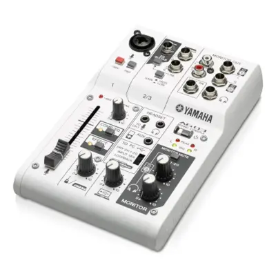 Mezcladora Digital Yamaha AG03 USB de 3 Canales